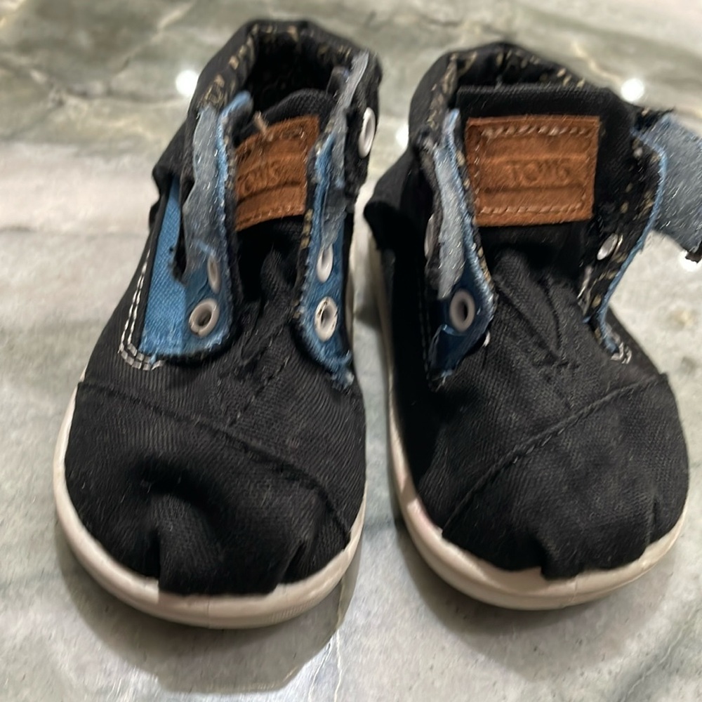 Toms booties slipons
